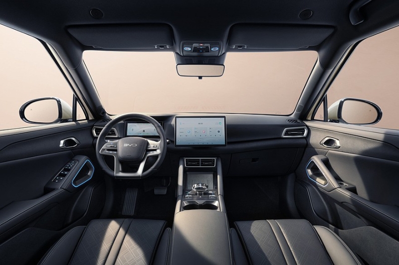 BYD на экспорт: гибридный кроссовер Atto 2 DM-i для Европы и кей-кар для Японии