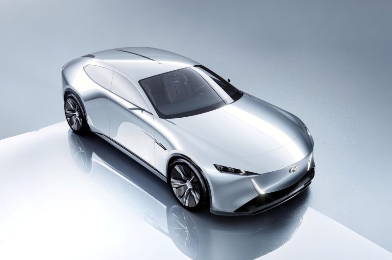 Эффектные новинки от Mazda: роторное кросс-купе и предвестник новой Mazda 2