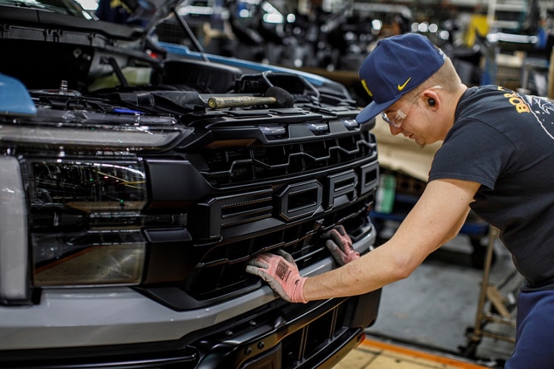 Ford наращивает производство пикапов F-150 и Super Duty, а выпуск Lightning будет на паузе