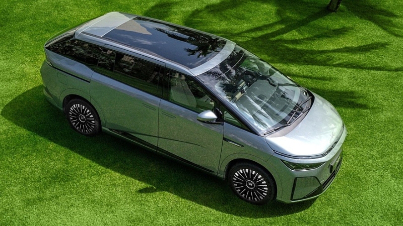 Гибридный минивэн Xpeng X9 EREV похвастался выдающейся дальнобойностью