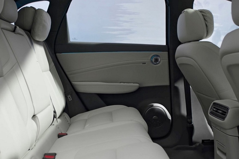 Кроссовер Hongqi HS6: новые изображения и подробности