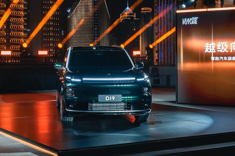 Leapmotor D19 вклинится в ставший тесным сегмент роскошных больших кроссоверов
