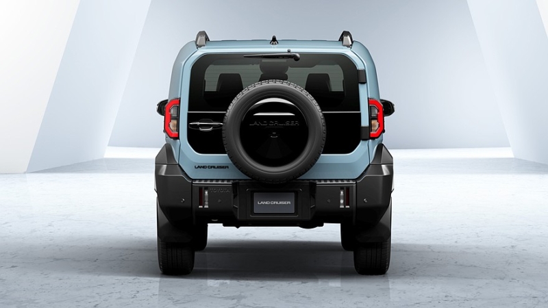 Маленький, брутальный и только с ДВС: рассекречен Toyota Land Cruiser FJ