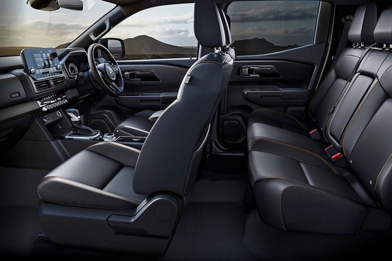 Новый пикап Nissan Navara на базе Mitsubishi L200: официальные кадры и дата премьеры