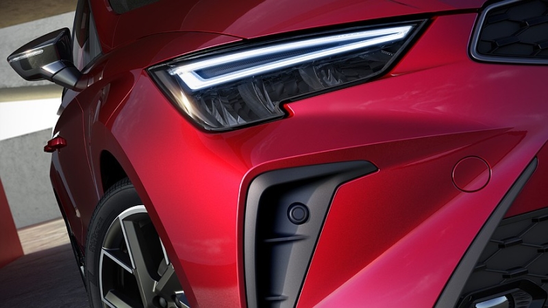 Seat обновил родственные кроссовер Arona и хэтчбек Ibiza: свежий дизайн и прежняя техника