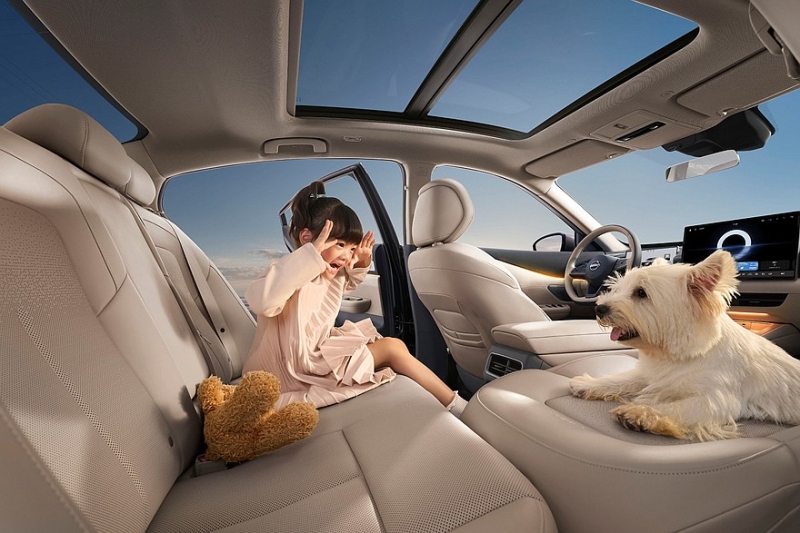 Седан Nissan Teana показал свой новый интерьер