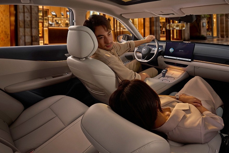 Седан Nissan Teana показал свой новый интерьер