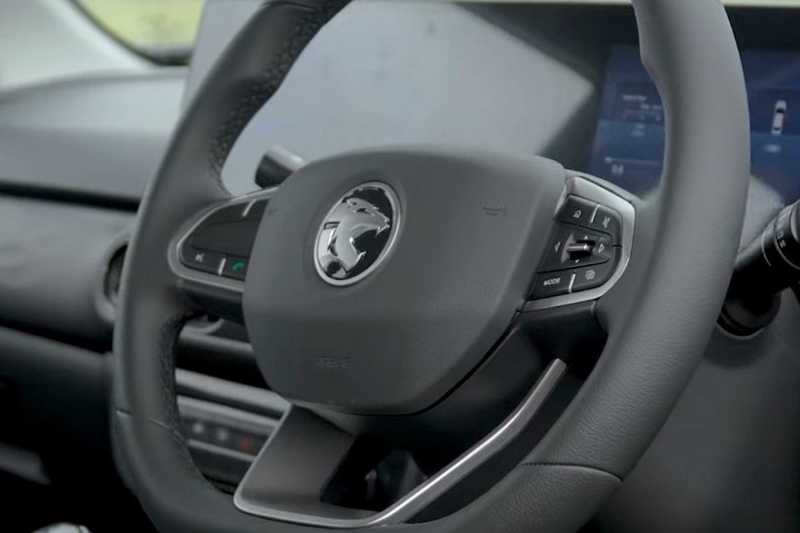 Бюджетный седан Proton Saga в новом поколении не стал клоном Geely