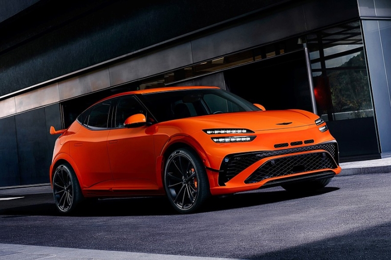 Две новинки от Genesis: серийный спортивный кроссовер GV60 Magma и будущий суперкар