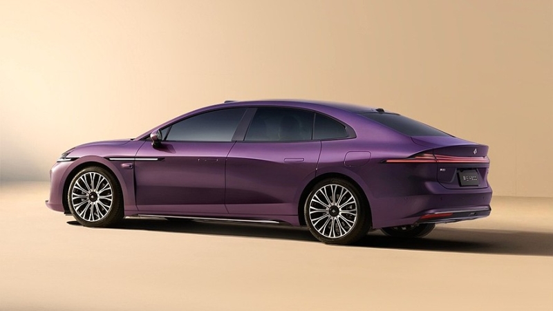 Флагманский седан Hyptec A800 от GAC готовится к премьере, раскрыт дизайн интерьера