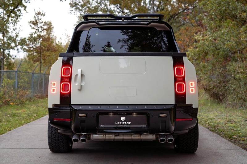 Land Rover Defender стал пикапом стараниями Heritage Customs и Urban Automotive