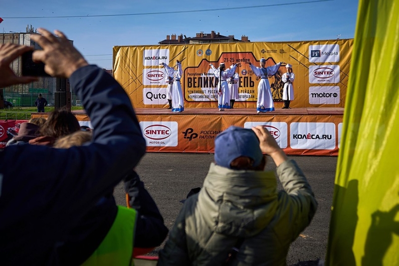 Навигационные ловушки и скоростной пролог: в Калмыкии стартовала баха «Великая степь»