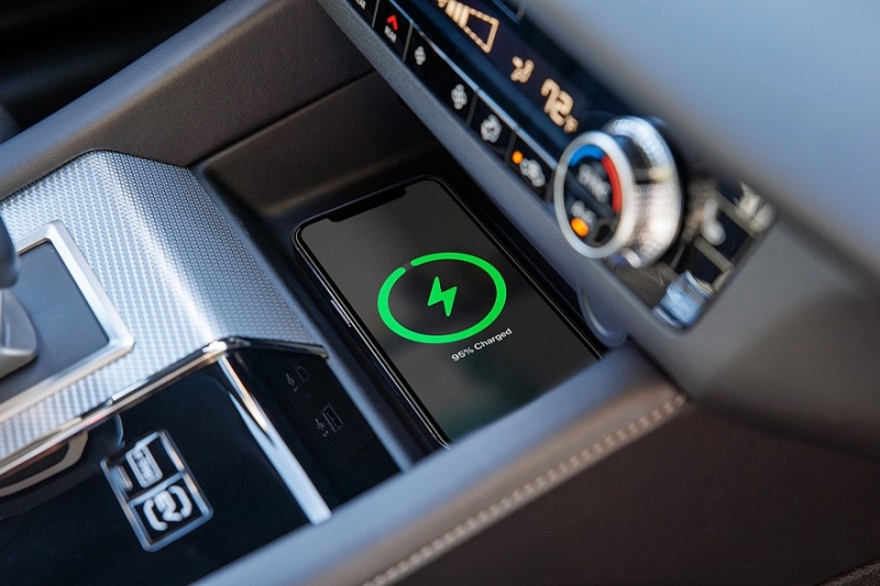 Не заморачивались: представлен Nissan Rogue PHEV, он же чуть переделанный Mitsubishi Outlander