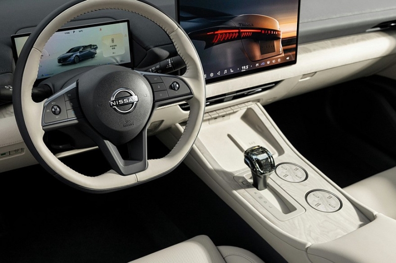 Nissan Teana выходит на рынок: новый дизайн и старые моторы