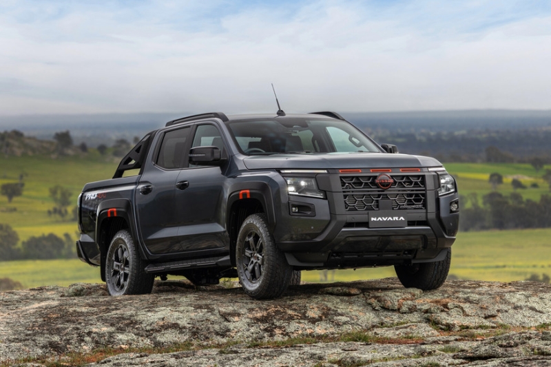 Новый пикап Nissan Navara на базе Mitsubishi L200: топовый дизель и только полный привод