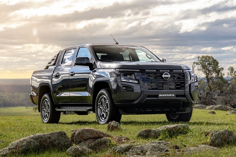 Новый пикап Nissan Navara на базе Mitsubishi L200: топовый дизель и только полный привод