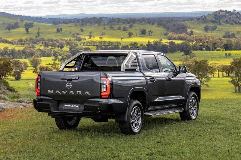 Новый пикап Nissan Navara на базе Mitsubishi L200: топовый дизель и только полный привод