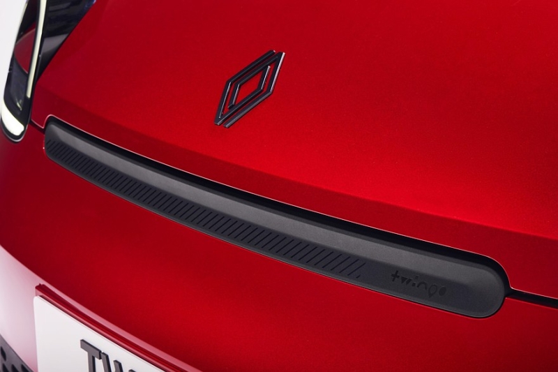 Новый Renault Twingo полностью рассекречен: дёшево, весело, но недалеко (до 263 км)