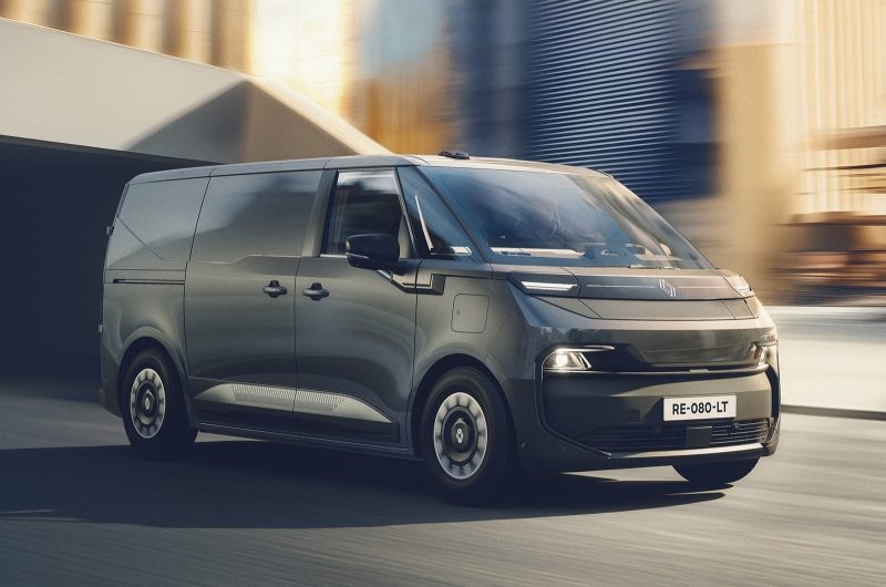 Renault показал серийную версию нового фургона Trafic E-Tech