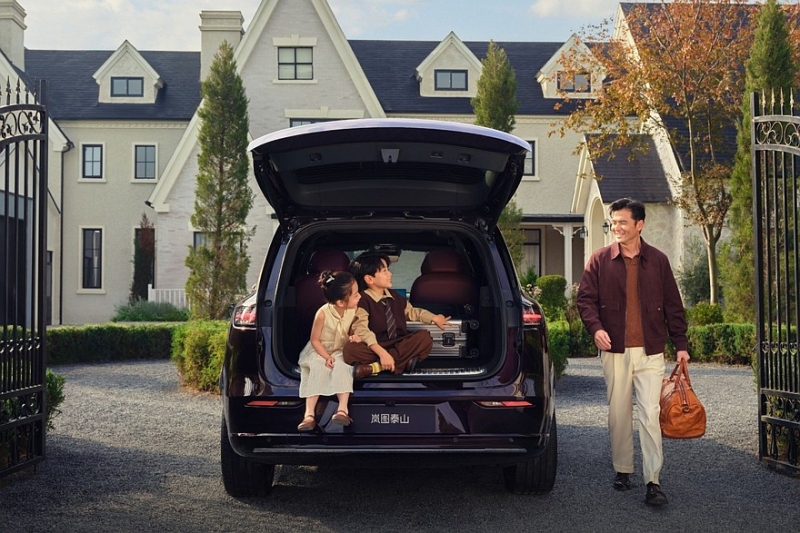 Роскошный кроссовер Voyah Taishan: успешный старт в Китае и премьера версии для России