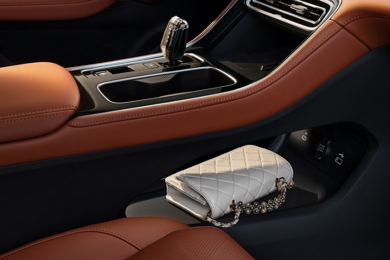 Седан Geely Emgrand нового поколения предложен с двумя моторами на выбор