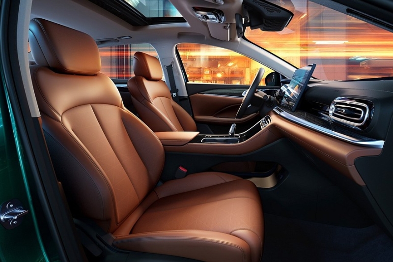 Седан Geely Emgrand нового поколения предложен с двумя моторами на выбор