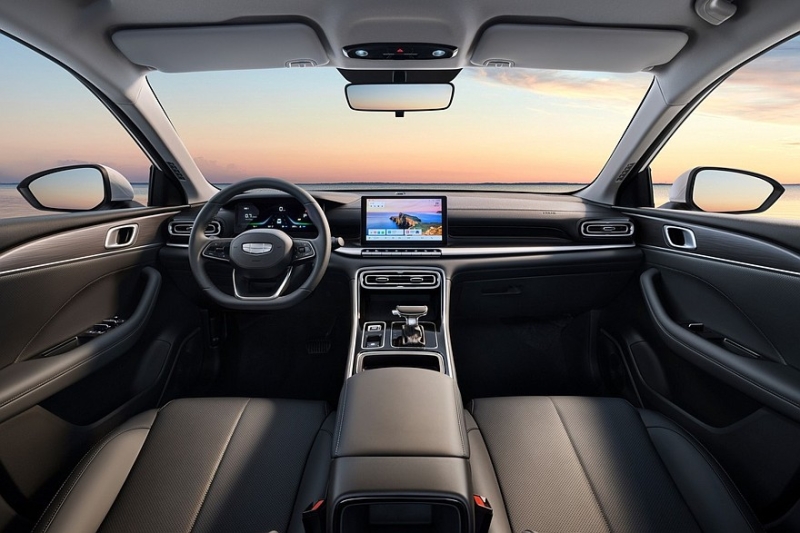 Седан Geely Emgrand нового поколения предложен с двумя моторами на выбор