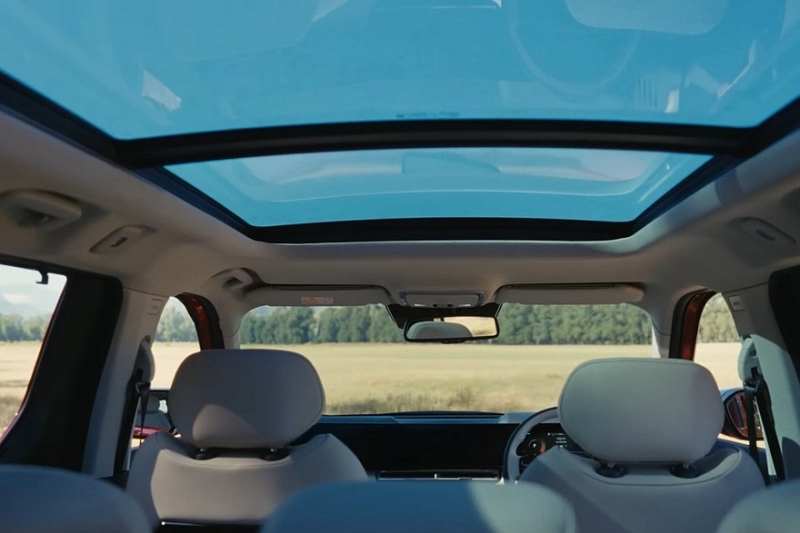 Серийный кроссовер Tata Sierra: трёхэкранное табло и несколько вариантов начинки