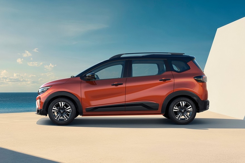 Дешёвый компактвэн Nissan на базе Renault: премьера уже скоро