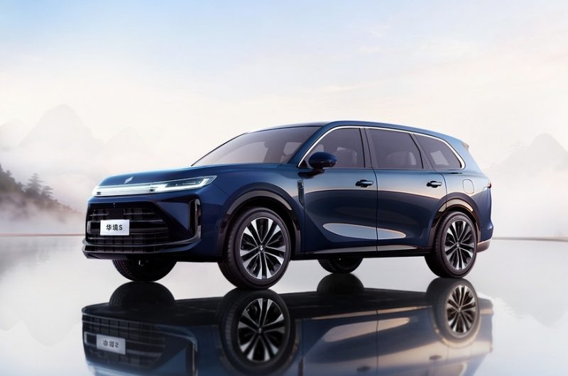 GM и SAIC готовят к премьере гигантский кроссовер Baojun Huajing S с электроникой Huawei