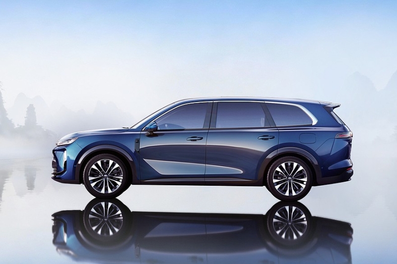 GM и SAIC готовят к премьере гигантский кроссовер Baojun Huajing S с электроникой Huawei