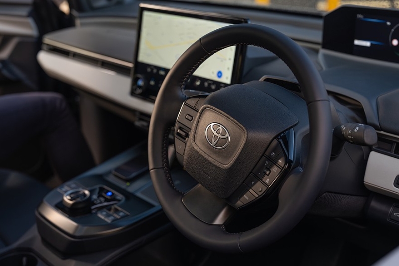 Кроссовер Toyota bZ4X подешевел на фоне слабого спроса