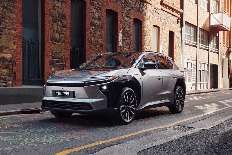 Кроссовер Toyota bZ4X подешевел на фоне слабого спроса