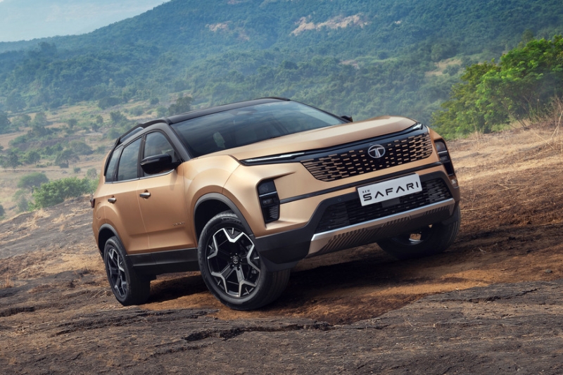 Кроссоверы Tata Harrier и Safari: теперь с бензиновым мотором