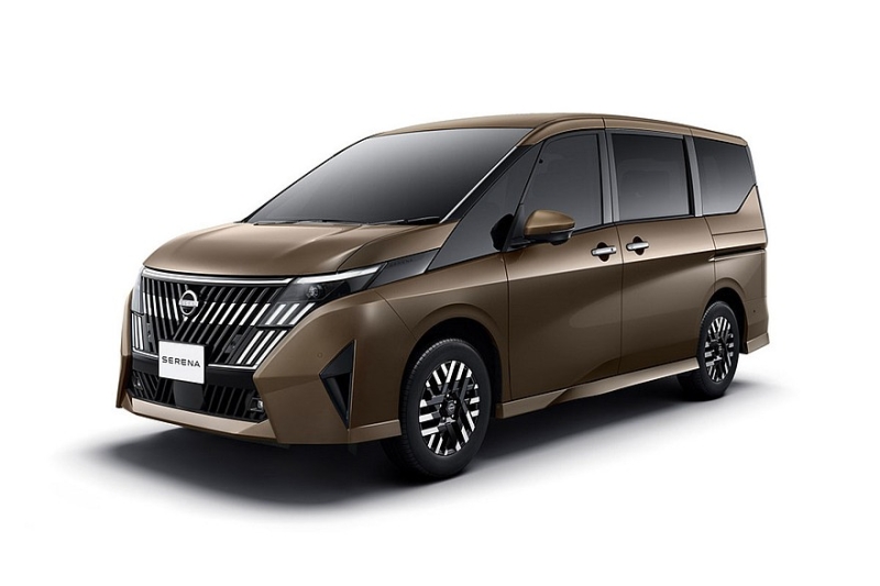 Минивэн Nissan Serena: рестайлинг богатых версий и расширение гаммы