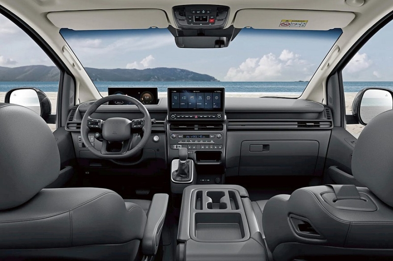 Обновлённое семейство Hyundai Staria: декор, экраны побольше и физические кнопки