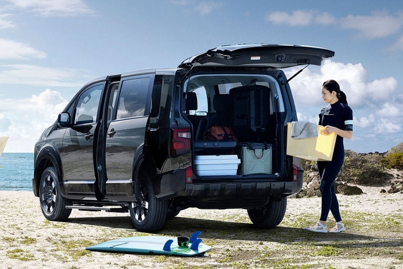 Обновлённый минивэн Mitsubishi Delica D:5 предложен с прежним дизелем