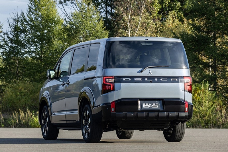 Обновлённый минивэн Mitsubishi Delica D:5 предложен с прежним дизелем