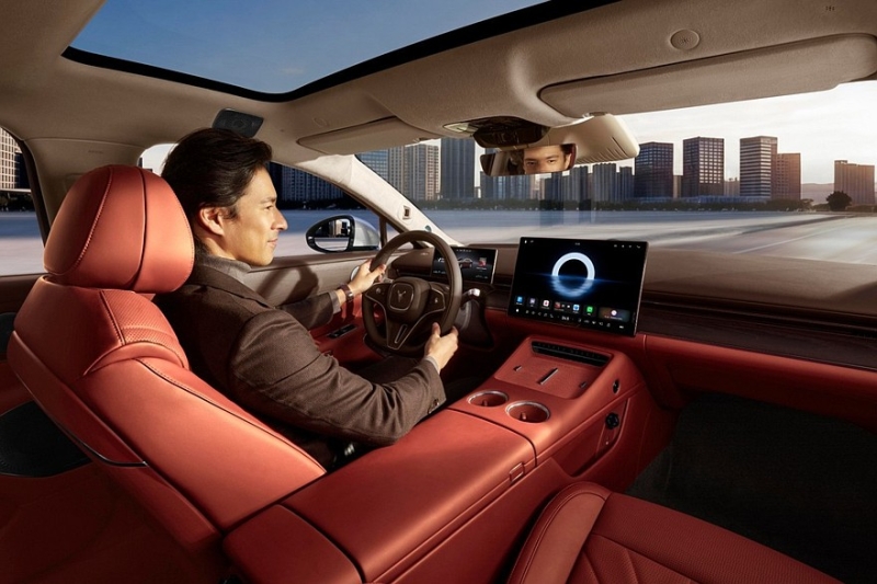 Роскошный полноприводный седан Voyah Passion L: продажи начались