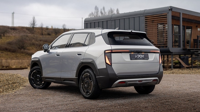 Старт продаж кроссовера Evolute i-Joy нового поколения: полный прайс-лист