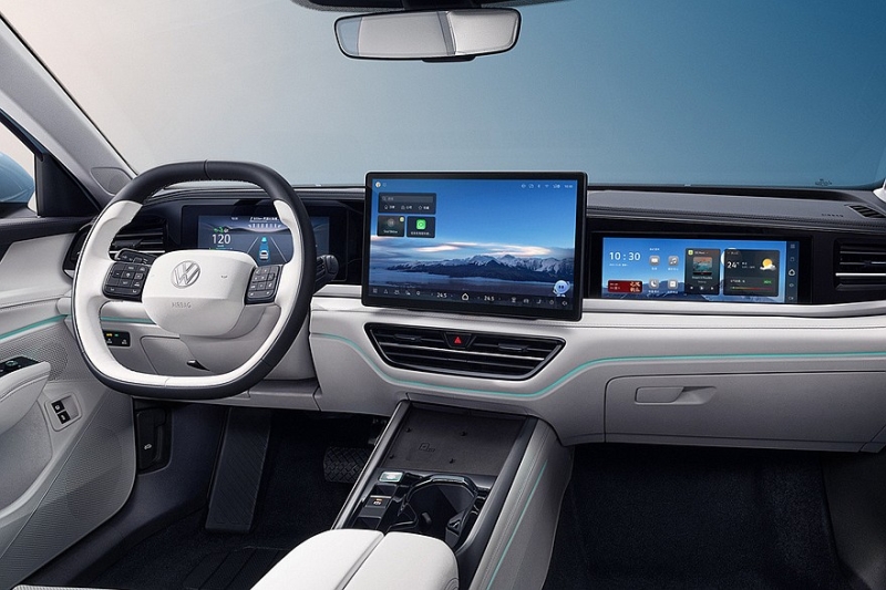 Volkswagen Passat Pro: к старту продаж готовится седан с другими дизайном и начинкой