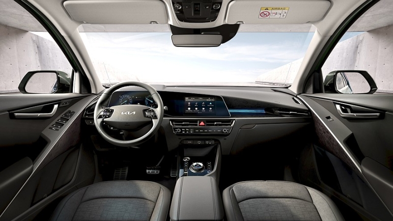 Kia рассекретила внешность и салон обновлённого кроссовера Niro