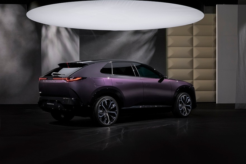 Кроссовер Mazda CX-6e на платформе Changan: официальная премьера