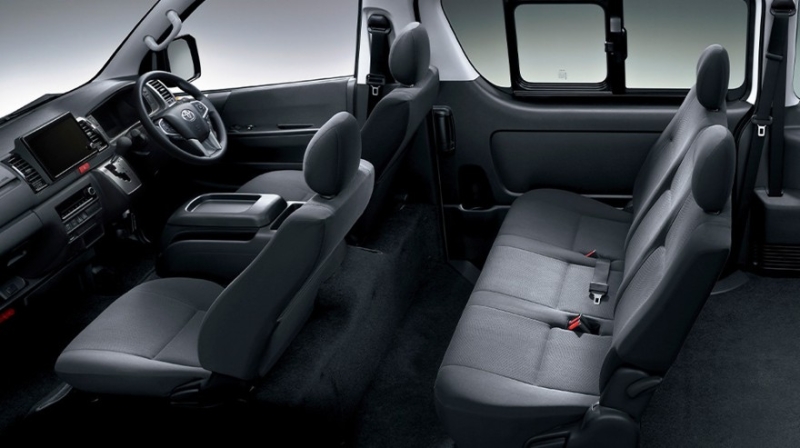 Toyota обновила вэн HiAce прошлого поколения: изменения коснулись салона и списка оснащения
