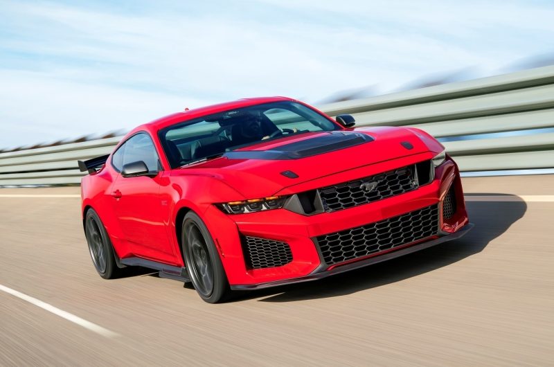 Вместо Shelby GT500: представлен Ford Mustang Dark Horse SC с компрессорным V8