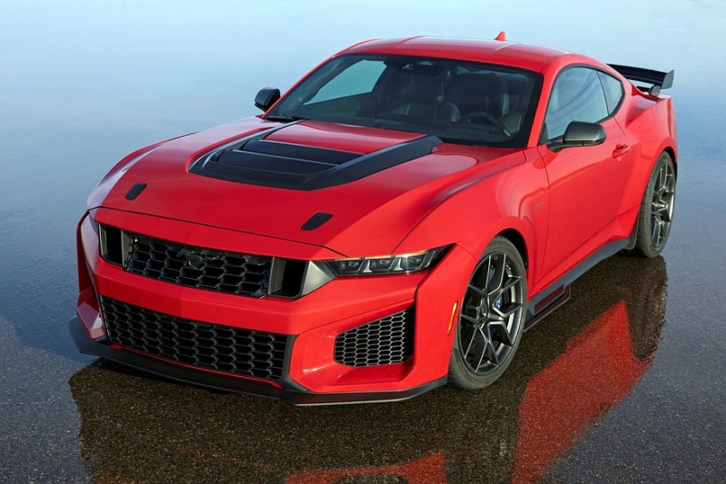 Вместо Shelby GT500: представлен Ford Mustang Dark Horse SC с компрессорным V8