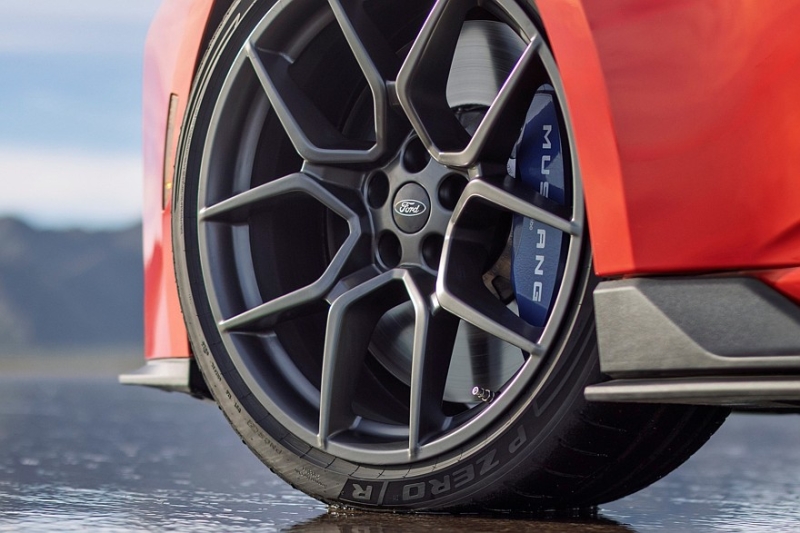 Вместо Shelby GT500: представлен Ford Mustang Dark Horse SC с компрессорным V8