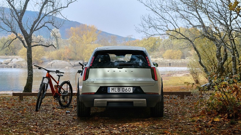 Volvo EX60: без дверных ручек, до 810 км на одной зарядке, сразу есть версия Cross Country