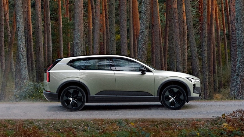 Volvo EX60: без дверных ручек, до 810 км на одной зарядке, сразу есть версия Cross Country