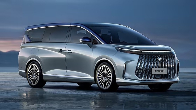 BAIC тоже идёт в премиум: к премьере готовится роскошный минивэн Arcfox Wendao V9